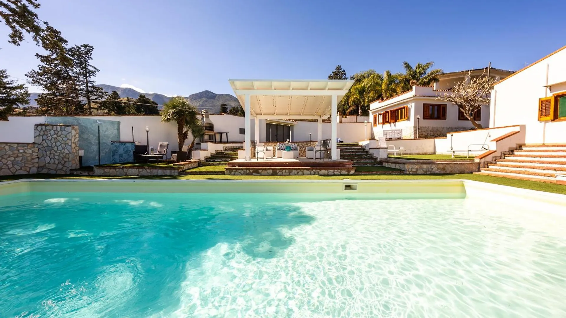 Villa Casty With Private Pool Trabia